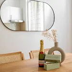 A Modern Renovated Apartment Near Metro Line 2