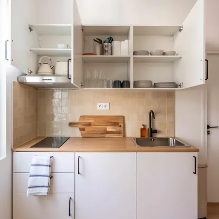 A Modern Renovated Near Metro Line 2 * Paris