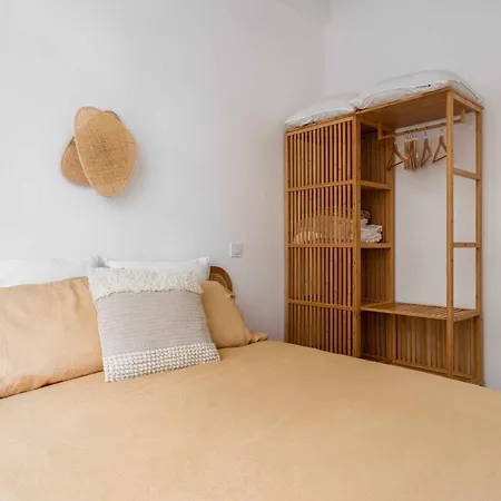 A Modern Renovated Near Metro Line 2 Apartment