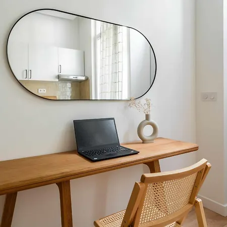 Apartment A Modern Renovated Near Metro Line 2 Paris